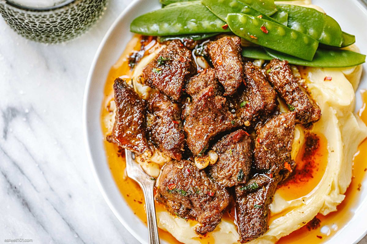 Steak Bites with Mashed Potatoes